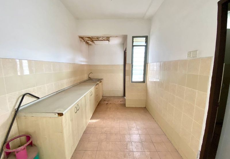 APARTMENT CAMELIA COURT (NILAI IMPIAN)