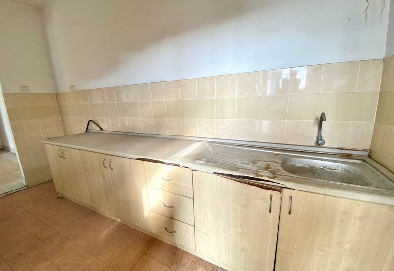 APARTMENT CAMELIA COURT (NILAI IMPIAN)