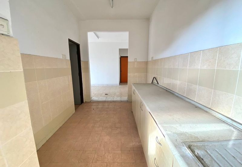 APARTMENT CAMELIA COURT (NILAI IMPIAN)