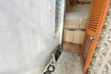 APARTMENT CAMELIA COURT (NILAI IMPIAN)