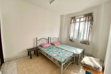 APARTMENT CAMELIA COURT (NILAI IMPIAN)