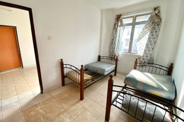 APARTMENT CAMELIA COURT (NILAI IMPIAN)