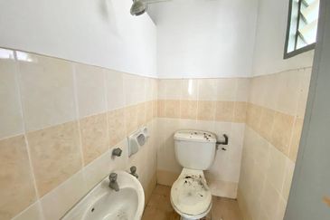 APARTMENT CAMELIA COURT (NILAI IMPIAN)