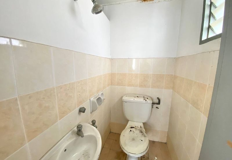 APARTMENT CAMELIA COURT (NILAI IMPIAN)