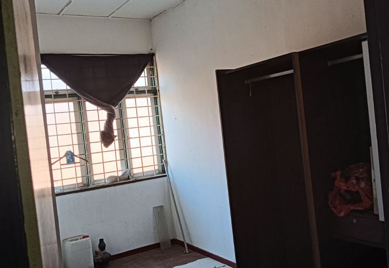 Taman Seroja, Bandar Baru Salak Tinggi