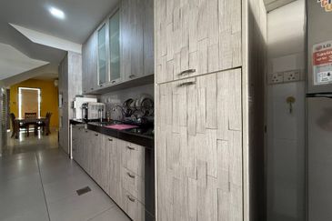 BANDAR AINSDALE FASA 3B (TENANG)