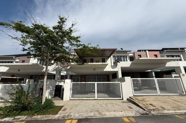 BANDAR AINSDALE FASA 3B (TENANG)