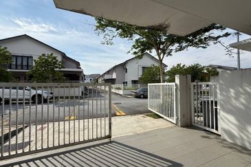 BANDAR AINSDALE FASA 3B (TENANG)