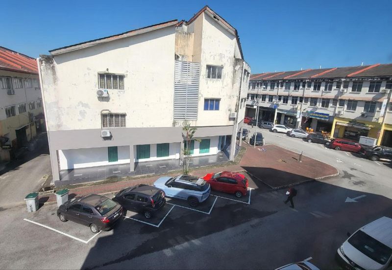 Oakland Commercial Centre