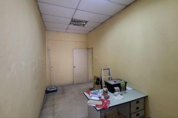 Oakland Commercial Centre