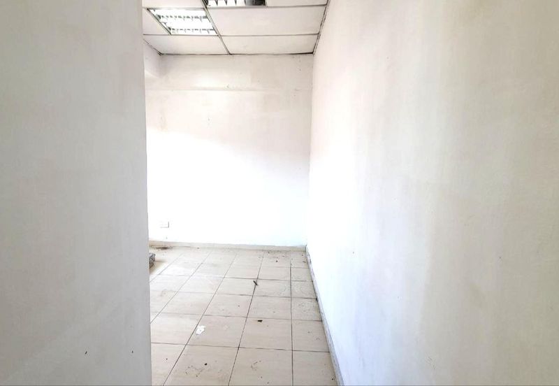 Oakland Commercial Centre