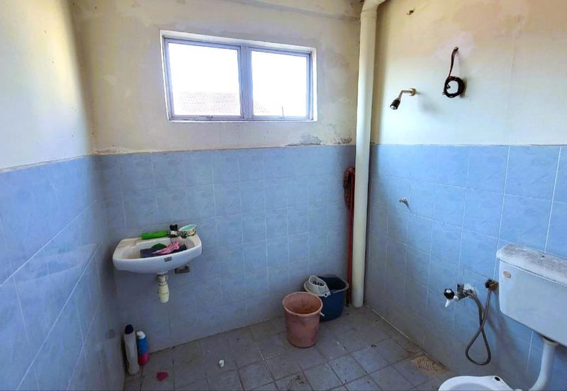 Oakland Commercial Centre