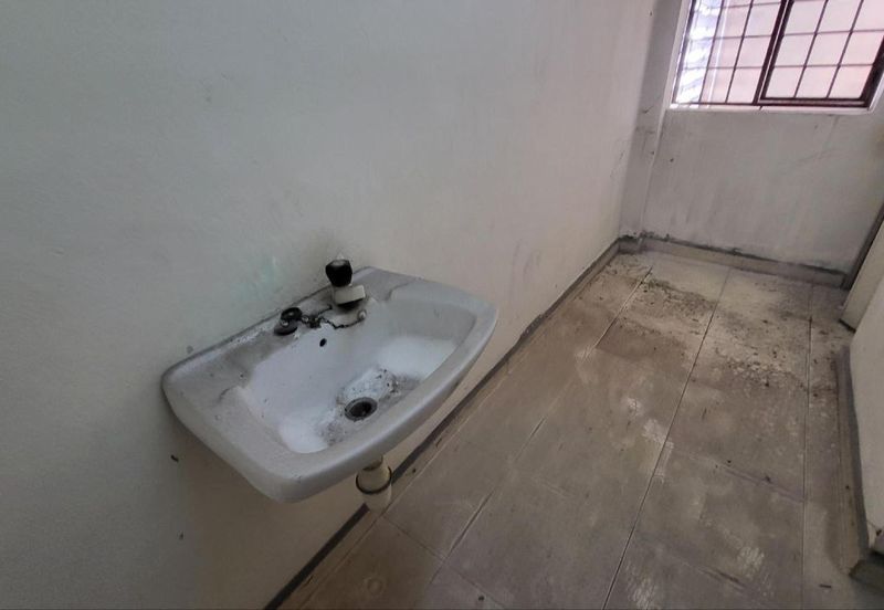 Oakland Commercial Centre