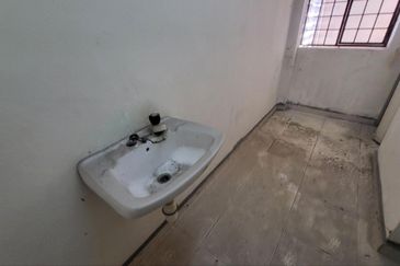 Oakland Commercial Centre