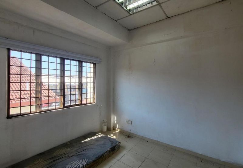 Oakland Commercial Centre