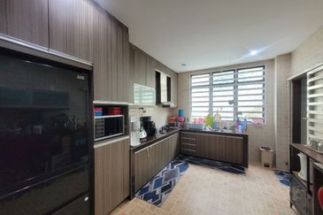 Perdana College Heights