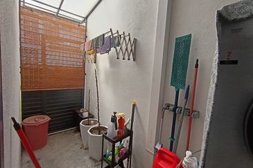 LAMAN MAWAR INDAH @ KOTA SERIEMAS