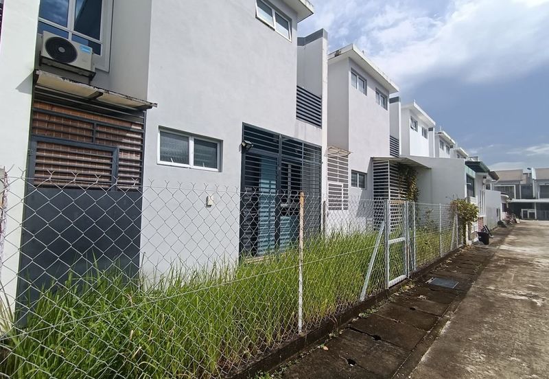 LAMAN MAWAR INDAH @ KOTA SERIEMAS