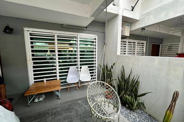 Albury 2, Taman Tasik Senangin