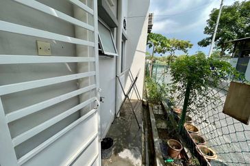 Albury 2, Taman Tasik Senangin