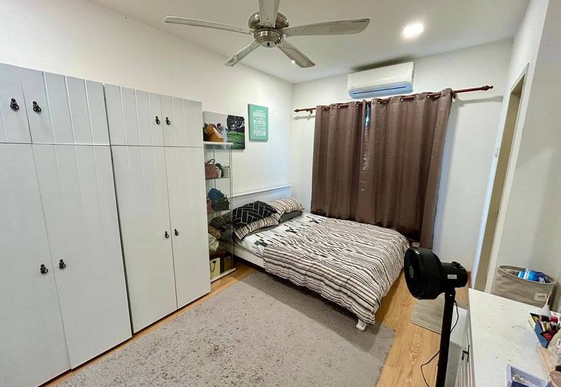 Albury 2, Taman Tasik Senangin