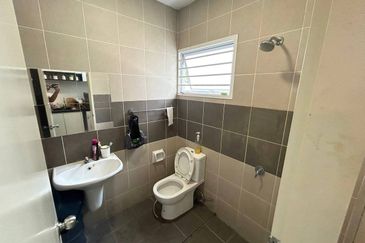 Albury 2, Taman Tasik Senangin