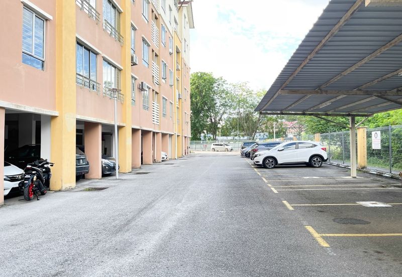 Laman Suria e-Resort Apartment