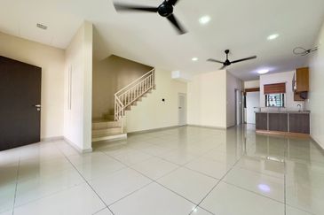 Laman Delfina @ Nilai Impian