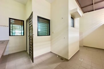 Laman Delfina @ Nilai Impian