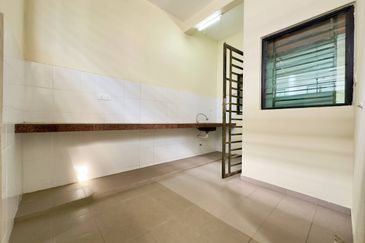 Laman Delfina @ Nilai Impian