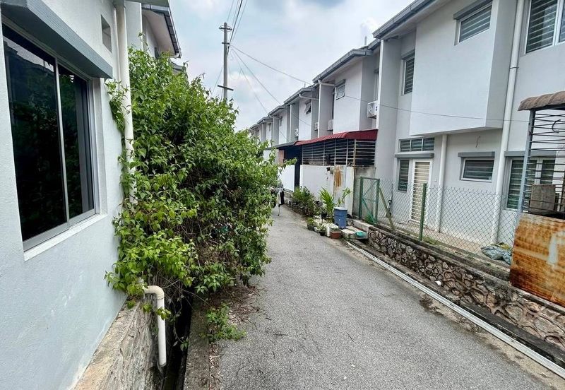 Albury 2 @ Mahkota Hills