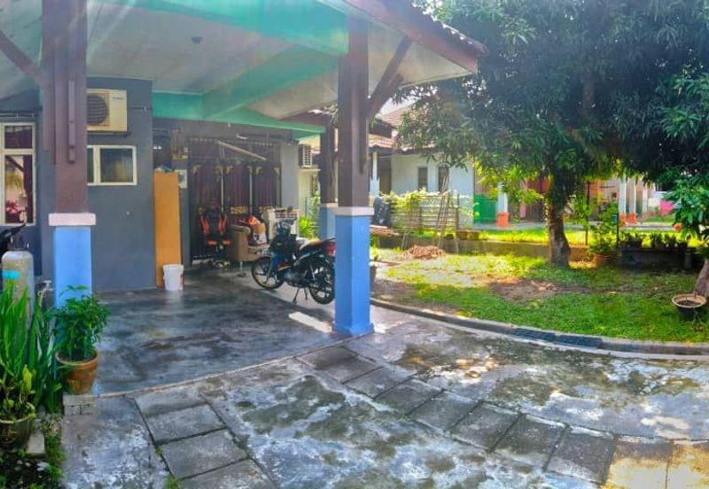 Taman Desa Pinggiran Bayu