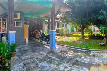 Taman Desa Pinggiran Bayu