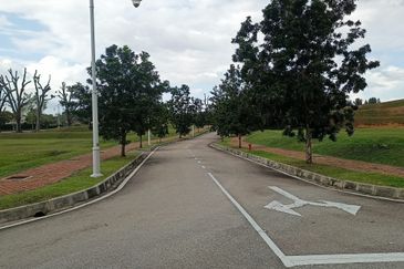 Bungalow lot nearby KOMPLEKS SERI PERDANA Precinct 10 Land Putrajaya FREEHOLD