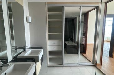 Dua Sentral Residential Tower