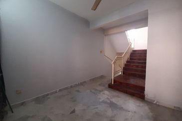 Jalan Marmar Empat 7/30D