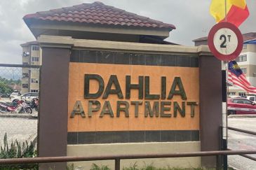 Dahlia Apartment ( Saujana Utama 2 )