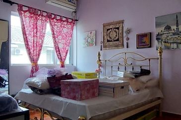 Double Storey Inter Unit Seksyen 4, Shah Alam