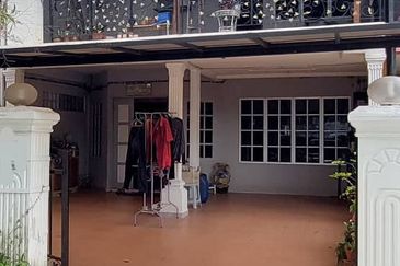 Double Storey Inter Unit Seksyen 4, Shah Alam