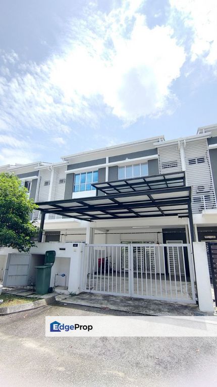 For Sale: 3 Storey Intermediate House Azalea Bukit Rahman Putra, Sg Buloh, Selangor, Sungai Buloh