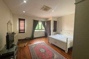 Glenmarie Cove Residence