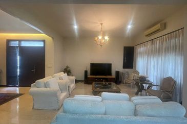 Glenmarie Cove Residence