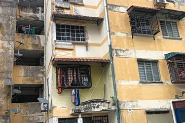 LOW  COST  APARTMENT 