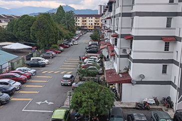 LOW  COST  APARTMENT 