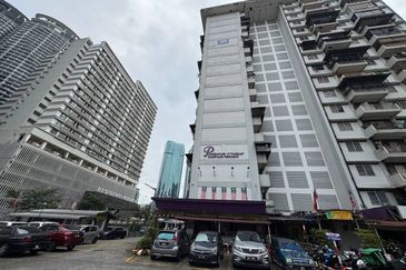 Flat PKNS, Kampung Kerinchi
