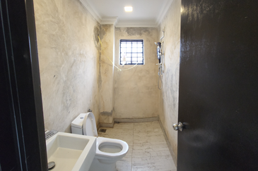 3sty Terrace House for Sale at Sri Mawar, Kayu Ara