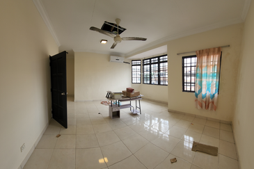 3sty Terrace House for Sale at Sri Mawar, Kayu Ara