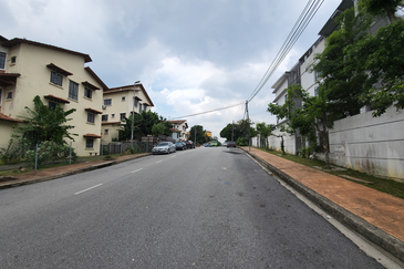 3sty Terrace House for Sale at Sri Mawar, Kayu Ara