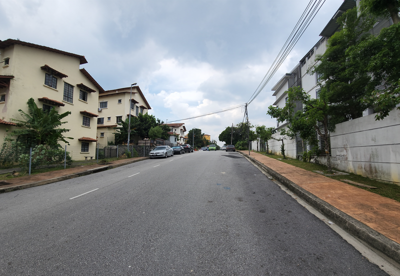 3sty Terrace House for Sale at Sri Mawar, Kayu Ara