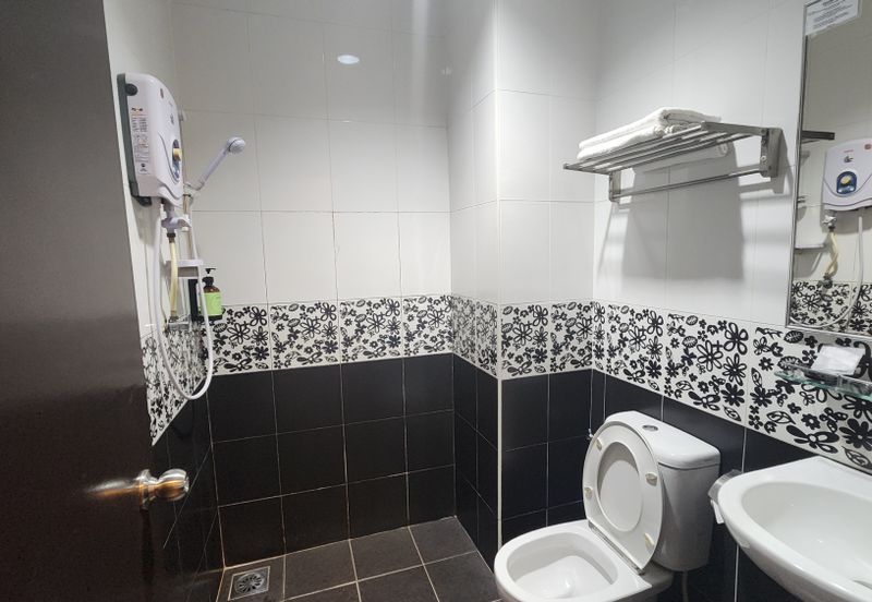 5sty Shoplot (Operating as Hotel) @ SS6, Kelana Jaya, PJ